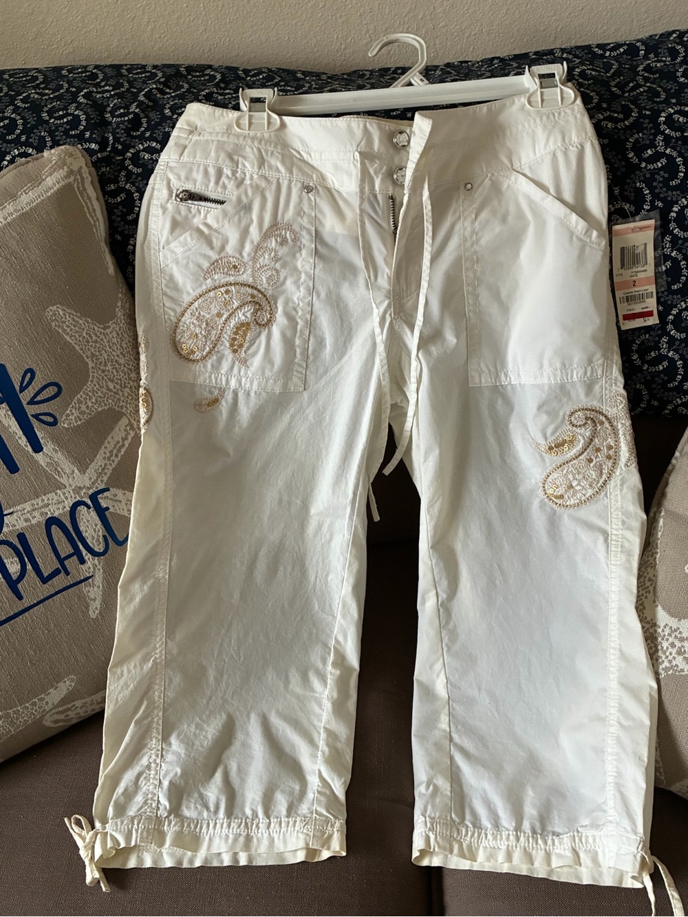 INC white capris